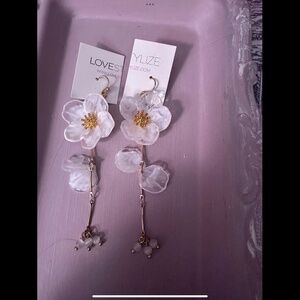 Floral dangle earrings